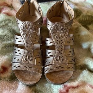 Earth Origins Cutout Tan Sandals